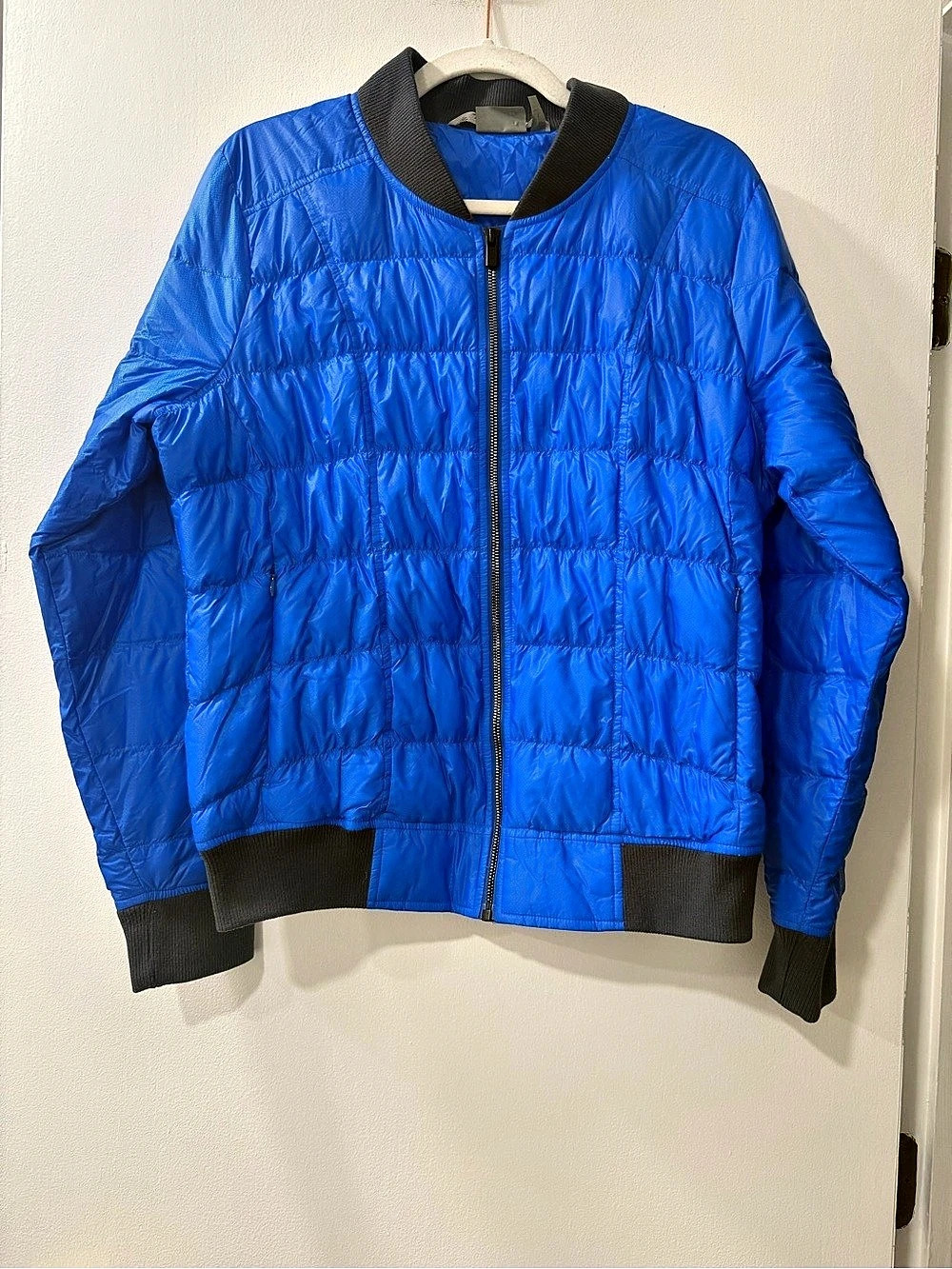Athleta Quilted Puffer Jacket Size Large Like New
